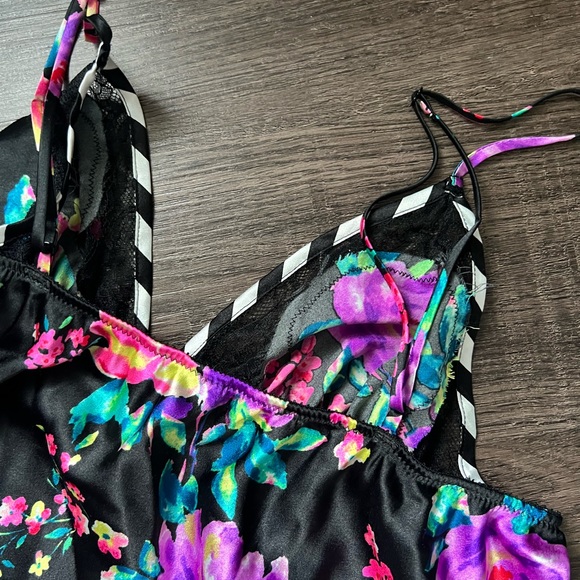 Large floral black lace stripes bow lingerie slip Victoria’s Secret slip - Picture 7 of 7